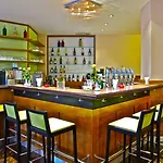 塔昂斯世界朵纳维尔酒店 林茨