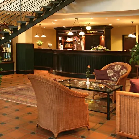 Trans World Donauwelle Hotel 4*