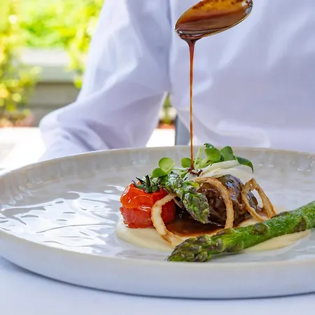 Trans World Donauwelle Hotel 4*