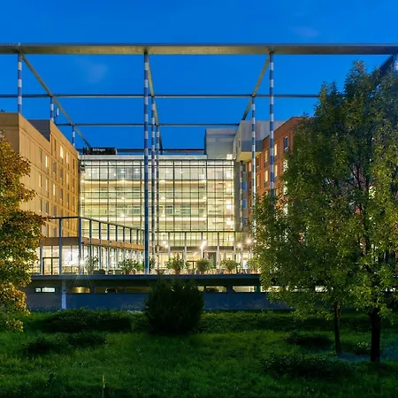 Trans World Donauwelle Hotel 4*