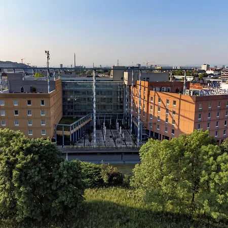 Hotel Trans World Donauwelle