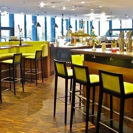 塔昂斯世界朵纳维尔酒店