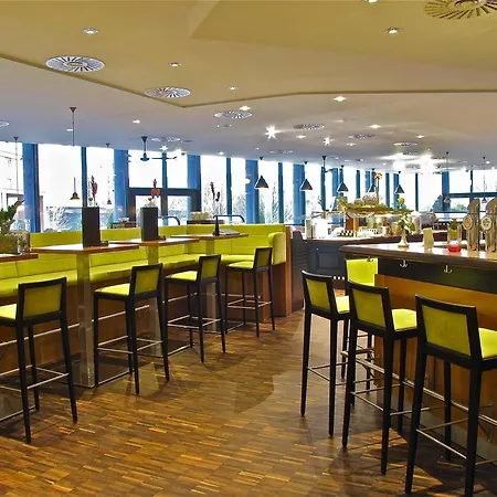 Hotel Trans World Donauwelle 4*