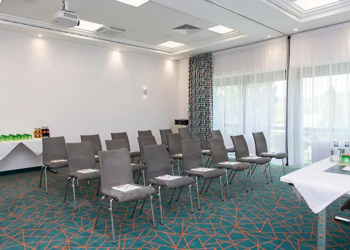 Otel Trans World Donauwelle 4*