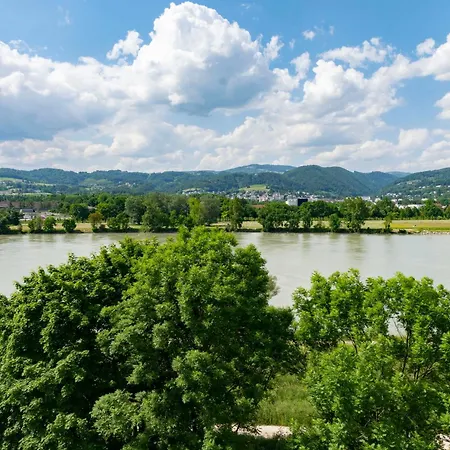 Отель Trans World Donauwelle 4*