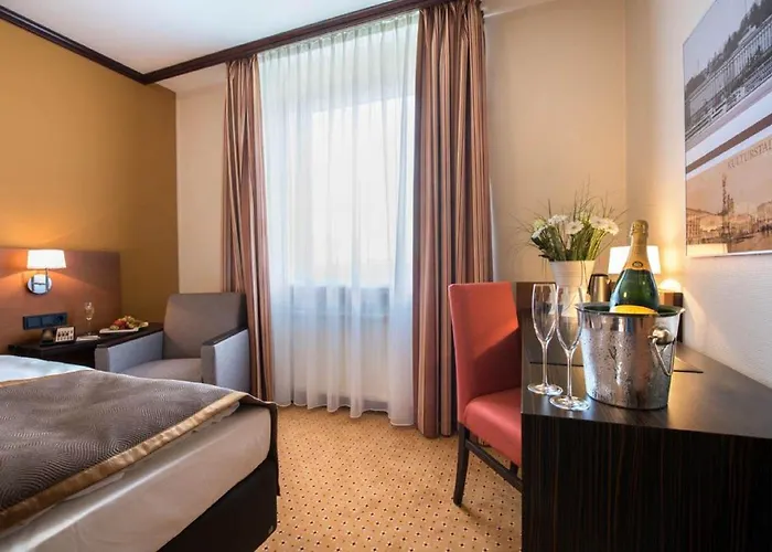 Trans World Donauwelle Отель Линц