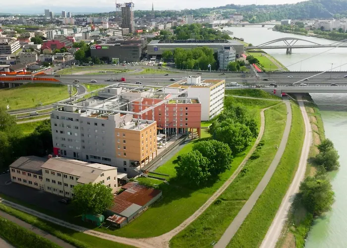 Trans World Donauwelle Отель Линц